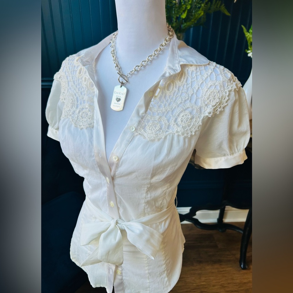 Bebe RARE White Crochet Silk Trim Button-Front Linen Cotton Blouse Top XS Y2K